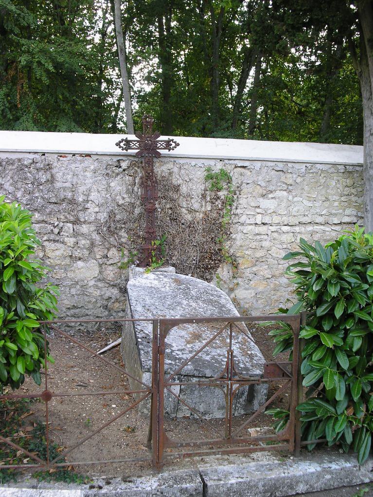 Tombe de Jacques Dobatien LERAY de Chaumont Tombe de Jacques Dobatien LERAY de Chaumont